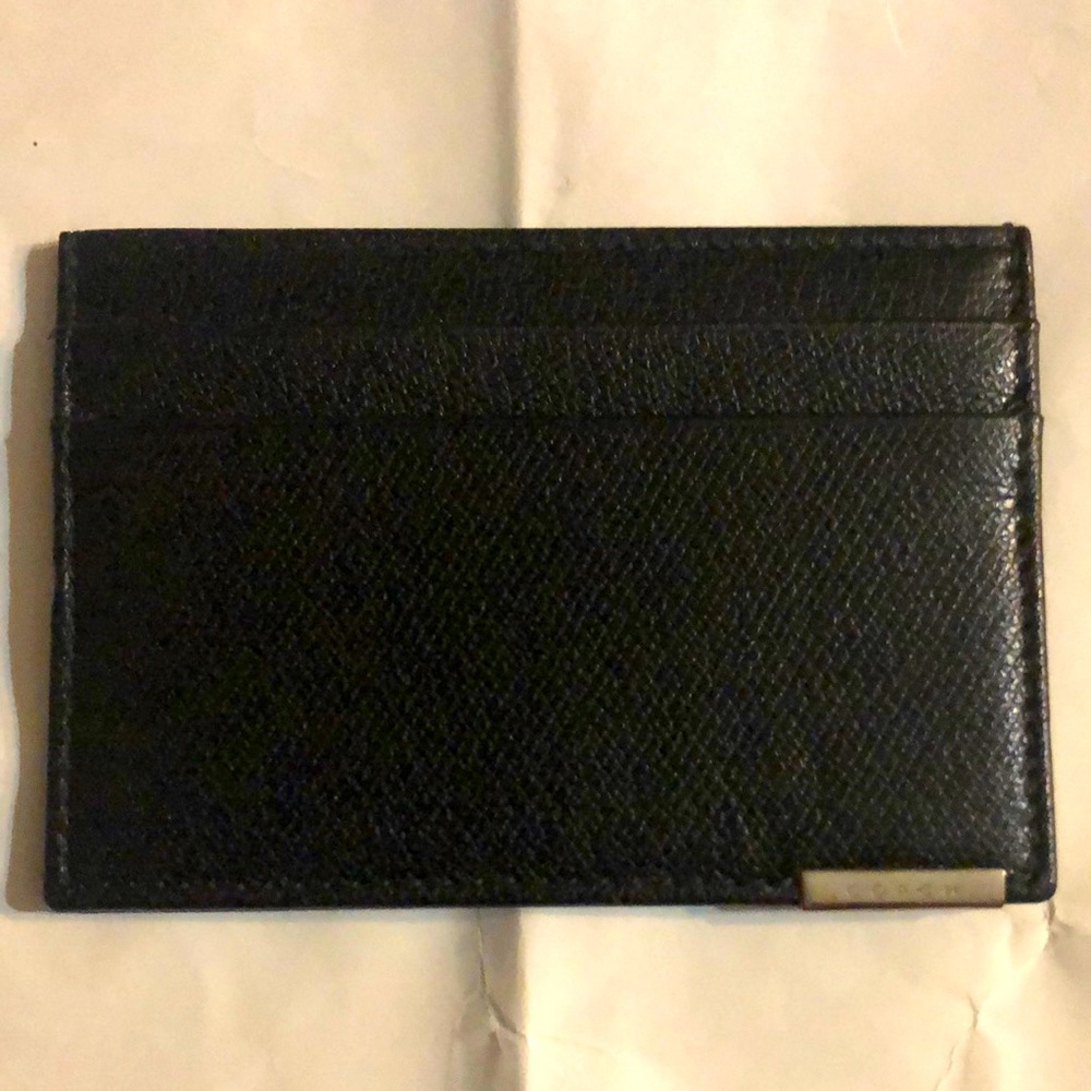 Minimalistic Coach black wallet